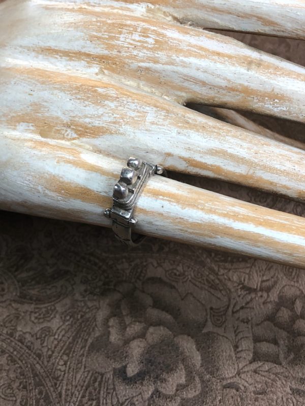 Sweet Vintage Silver Moroccan Ring - Image 4