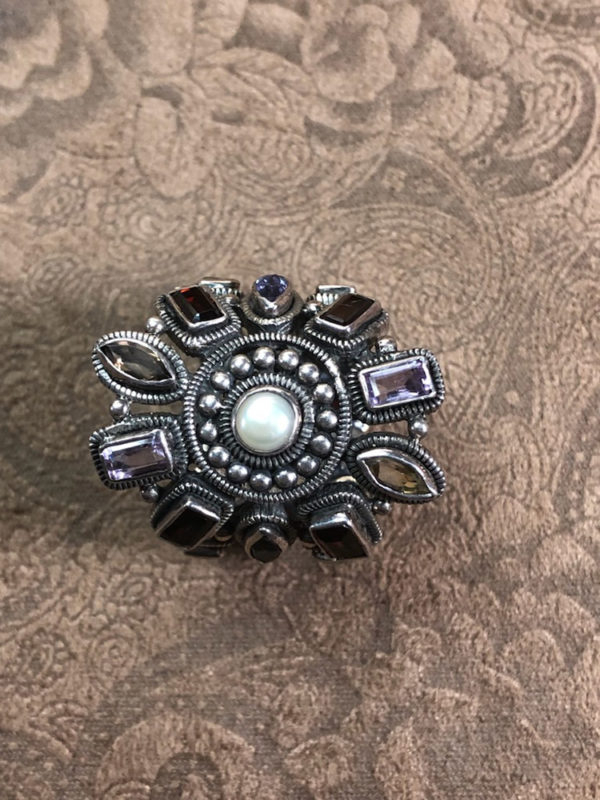 Gorgeous Multi-jeweled Designer Ring - Image 8