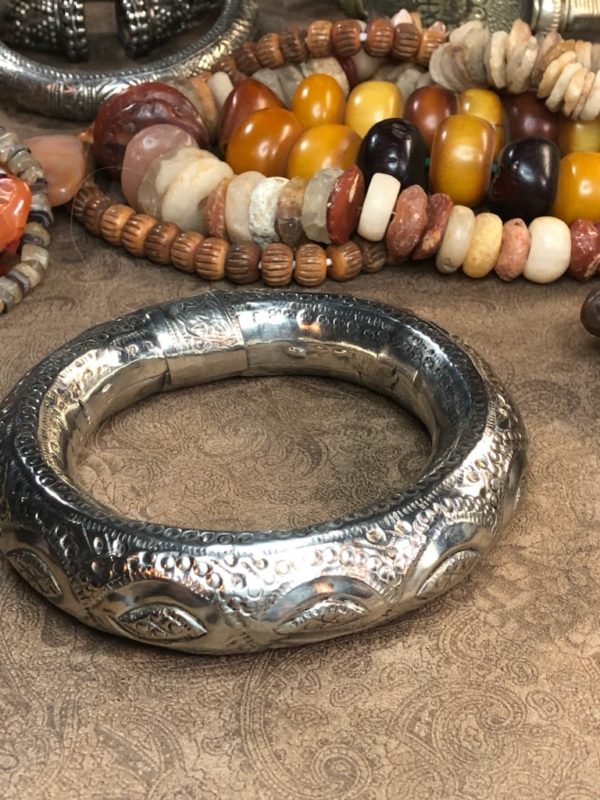 Lovely High Silver Omani Bracelet from Rostaq - Image 2