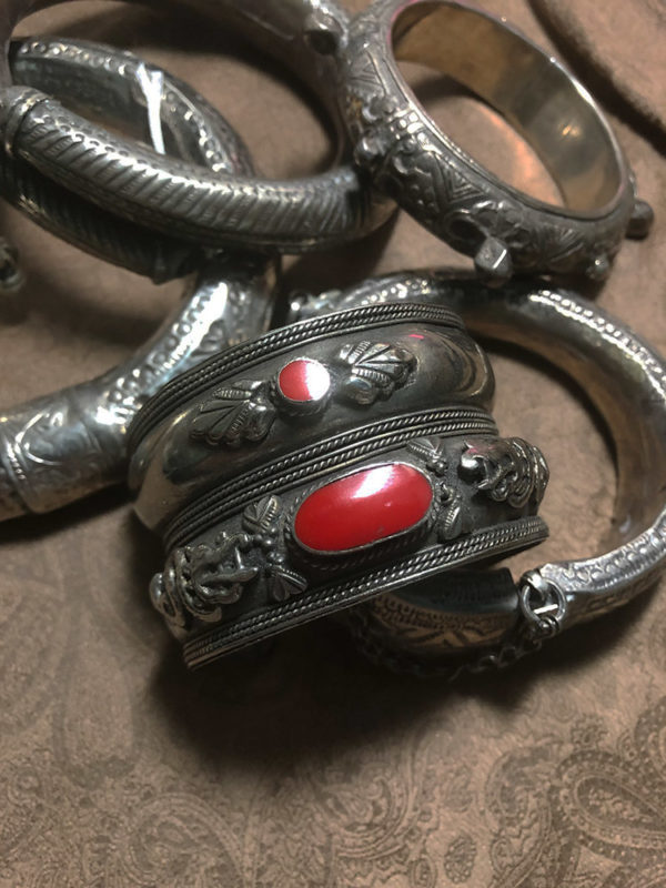 Asian Metal Bracelet - Image 2