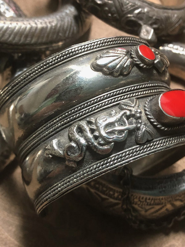 Asian Metal Bracelet - Image 4