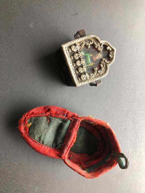 Very Special Small Tibetan or Mongolian Ga'u Box with Custom Bag - Image 5