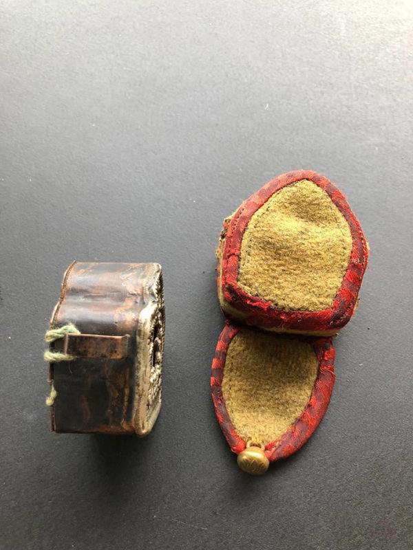 Very Special Small Tibetan or Mongolian Ga'u Box with Custom Bag - Image 7