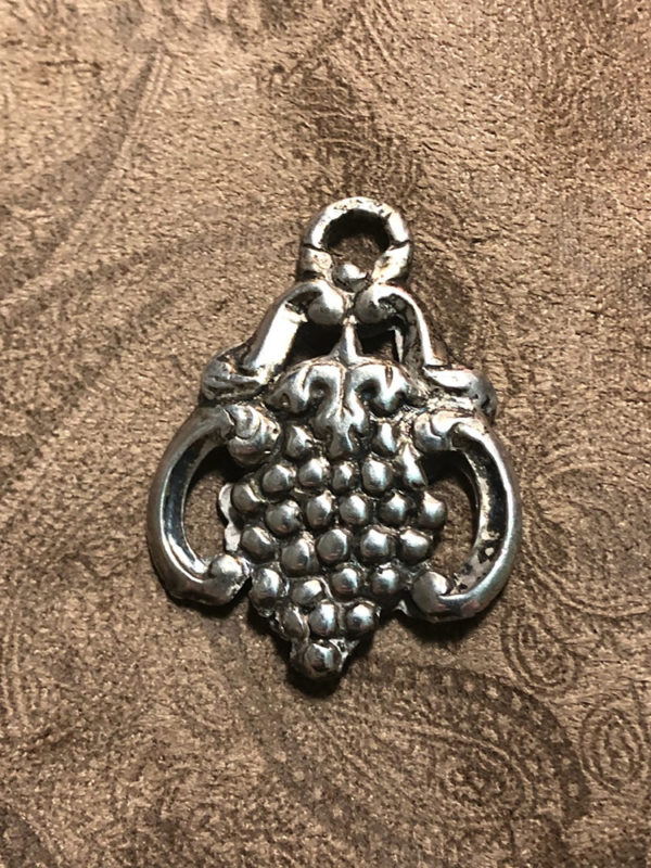 Lovely Silver Grapes Cloak Clasp and Pendant - Image 6