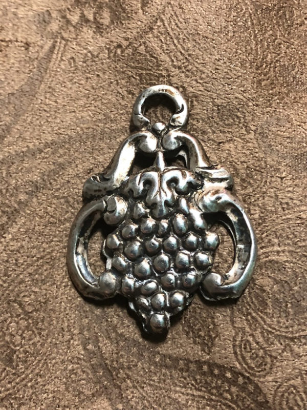 Lovely Silver Grapes Cloak Clasp and Pendant - Image 7