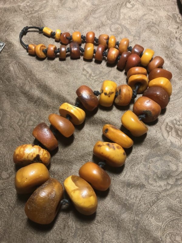 An Amazing North African Antique Natural Amber Necklace - Image 3