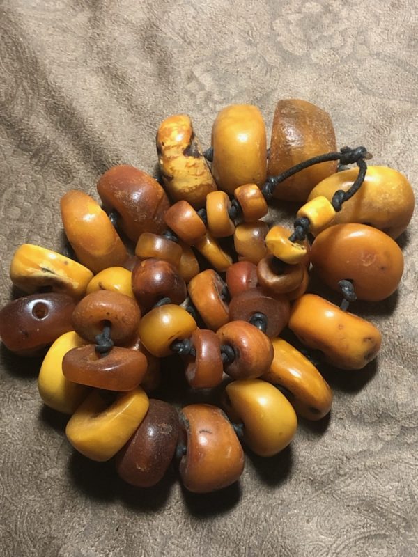 An Amazing North African Antique Natural Amber Necklace - Image 4