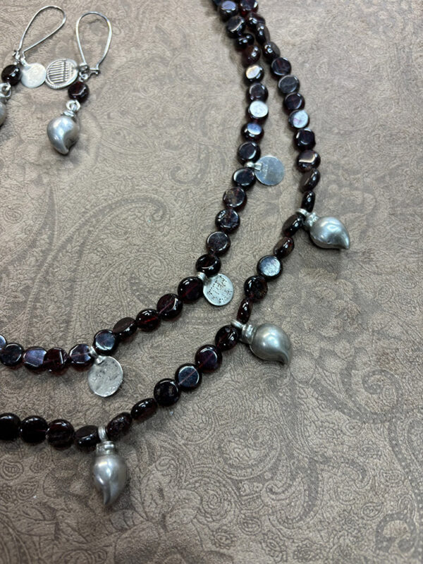 Lovely Almandine Garnet Necklace with Indian Charms - Image 3