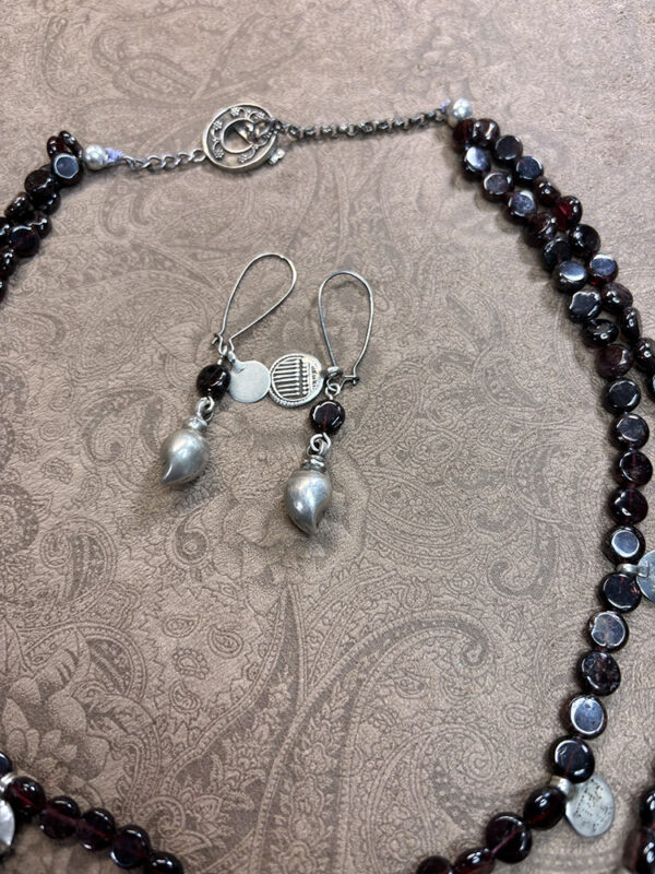 Lovely Almandine Garnet Necklace with Indian Charms - Image 4
