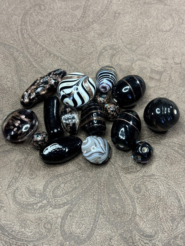 Black and White Venetian Mix - Image 7