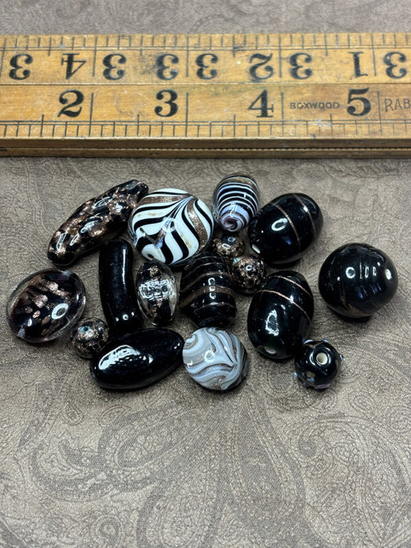 Black and White Venetian Mix - Image 8