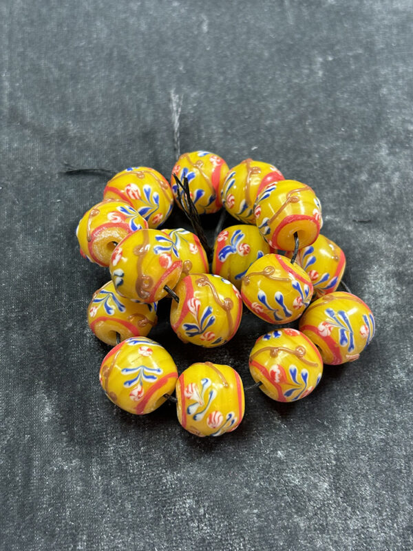 "Wedding Cake" Bead Short Strand - Image 2