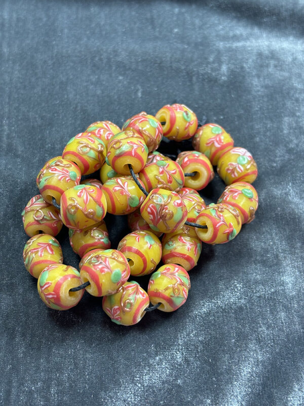 "Wedding Cake" Bead Short Strand - Image 2