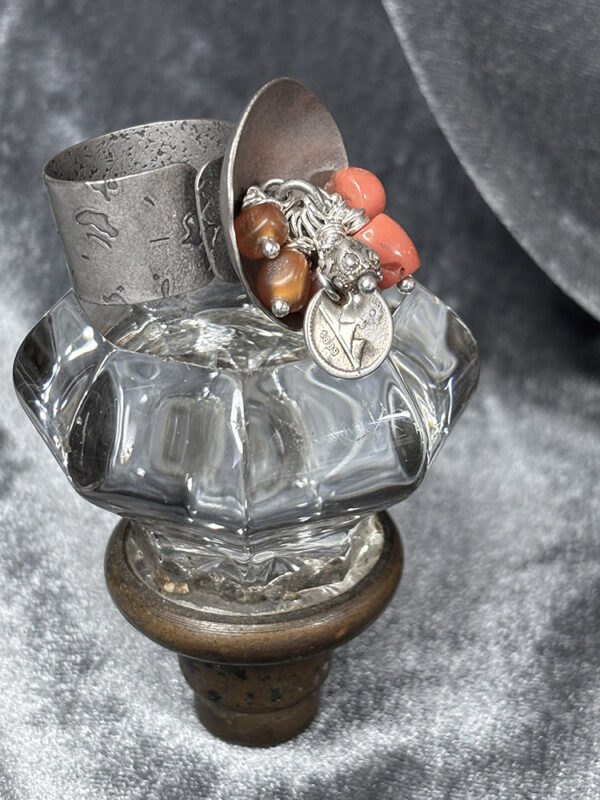 Funky Rare Treasure Beads Dangle Ring - Image 8