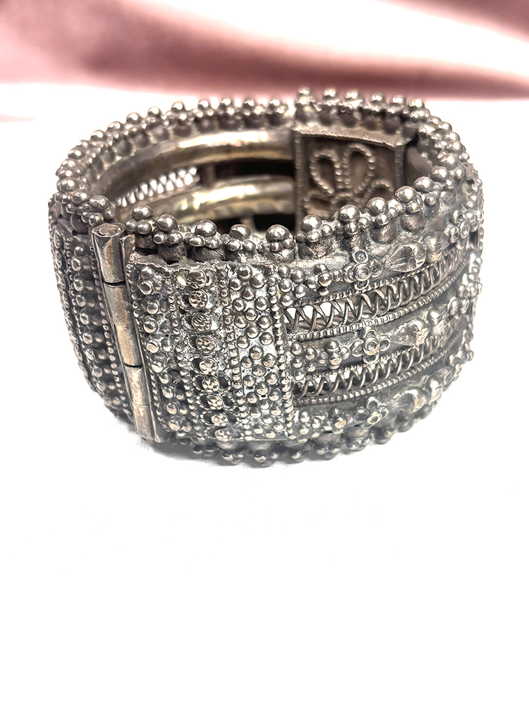 Rare Heavy Antique Silver Bracelet from Orissa/Odissa India - Image 6