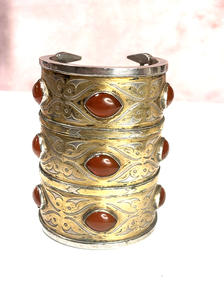 Antique Turkoman Fire Gilt Silver Bracelet with Carnelians - Image 3