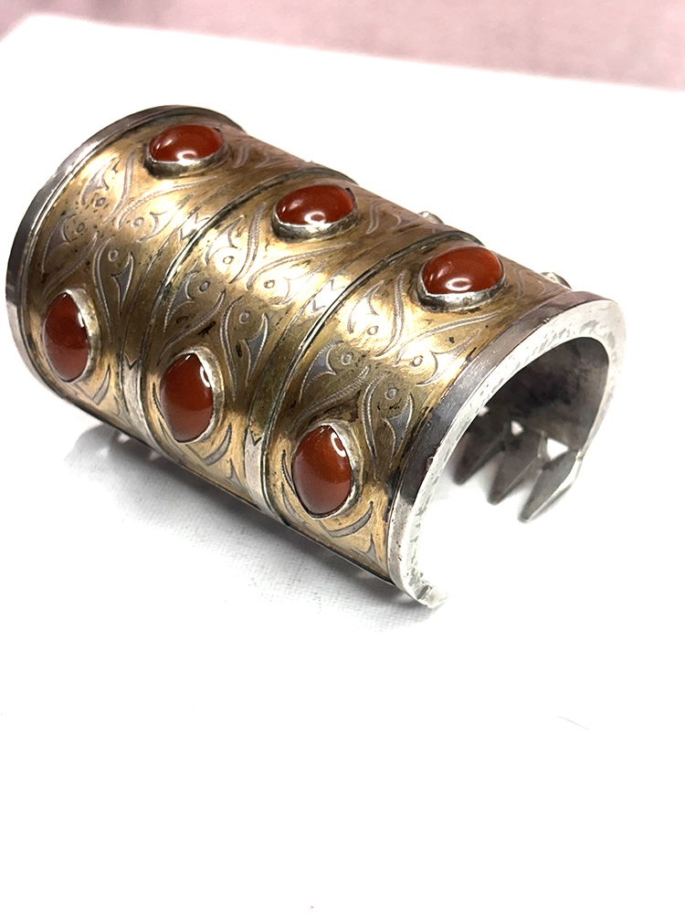 Antique Turkoman Fire Gilt Silver Bracelet with Carnelians - Image 5