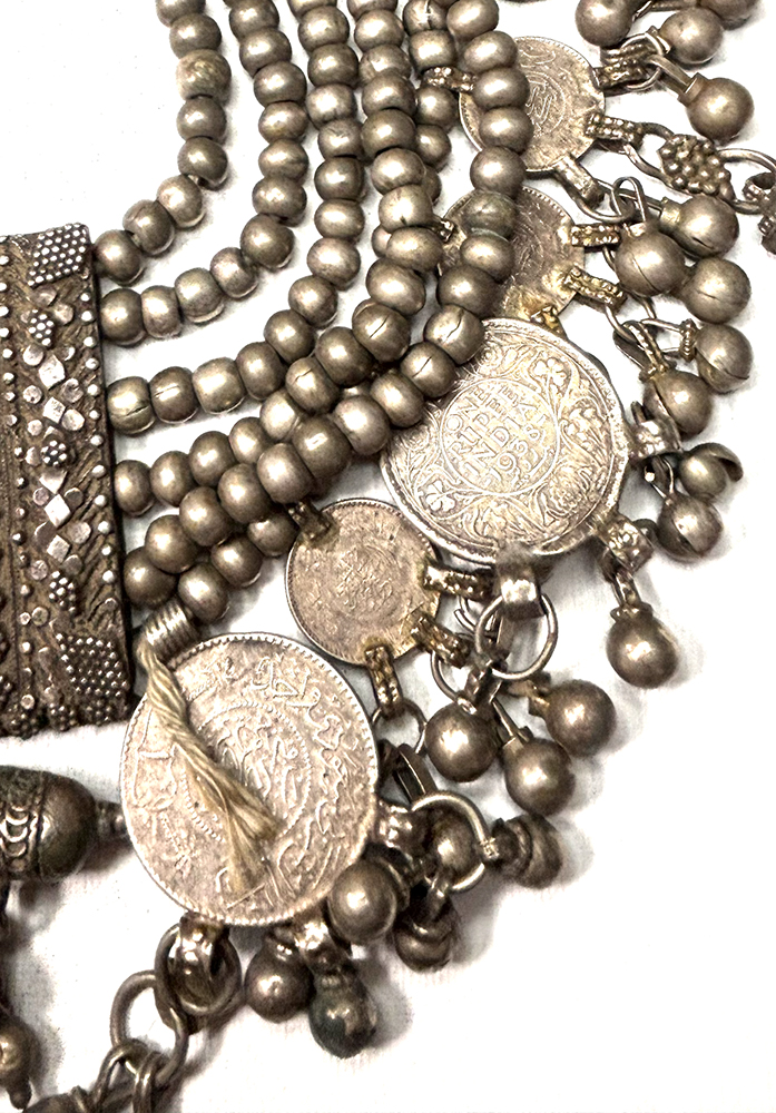 Gorgeous Antique Silver Bedouin Necklace, Saudi Arabia - Image 4