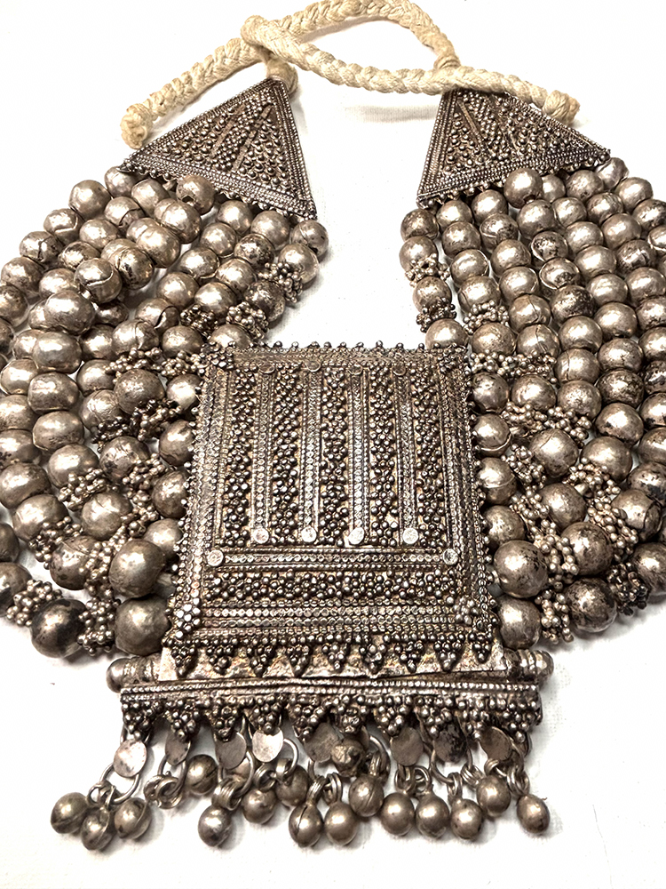 Saudi Arabia Harb Tribe Necklace - Image 3