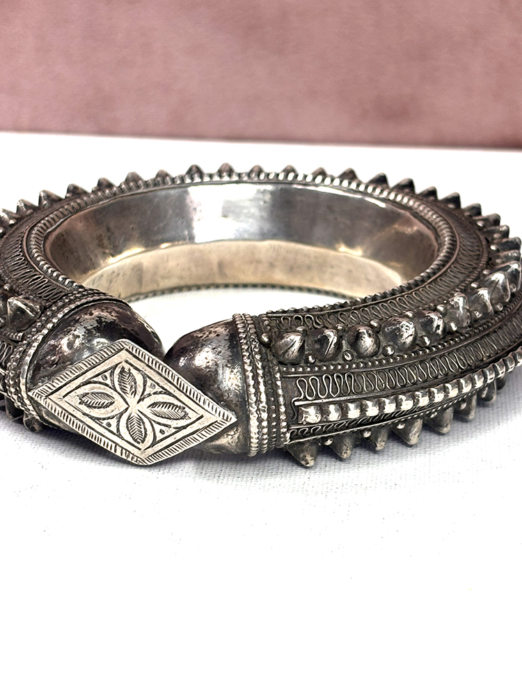 Beautiful Antique Silver Upper Arm Bracelet from Yemen